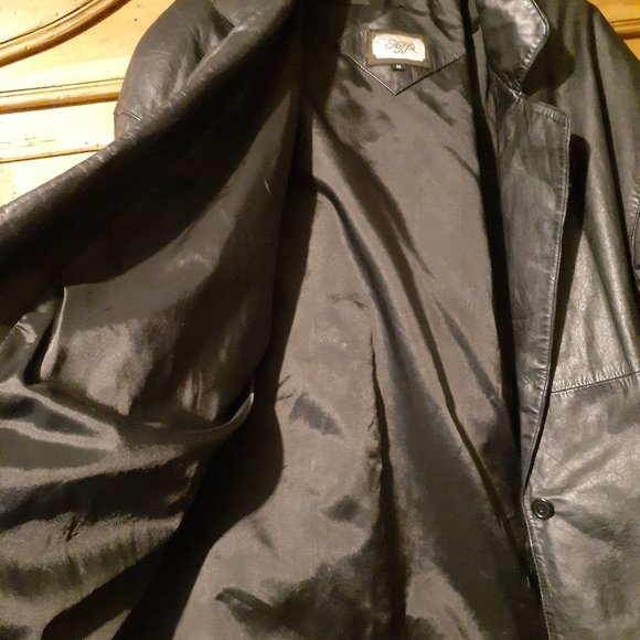 BLACK LEATHER JACKET - Picture 2 of 5